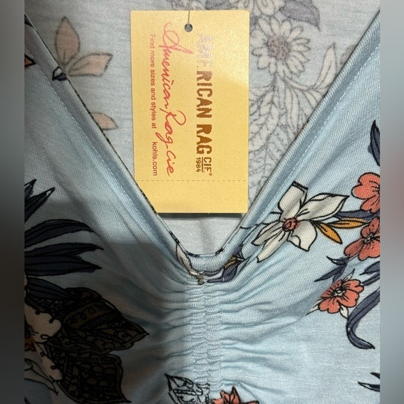 NWT American Rag Ruched Flutter Sleeve V Neck Top - Juniors Size 1X - Picture 4 of 7